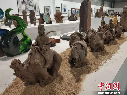 第十一届中国陶瓷艺术大展启 3300余件作品亮相浙江龙泉