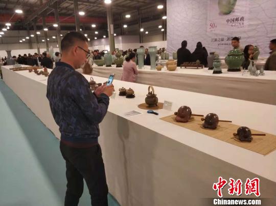 第十一届中国陶瓷艺术大展启 3300余件作品亮相浙江龙泉