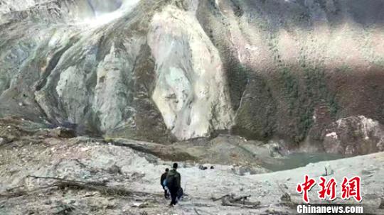 金沙江“11.03”山体滑坡白格堰塞湖避险救援有序开展