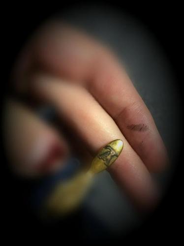 姑娘托闺蜜代购LV钱包4年后确认是仿品:已懒得开撕