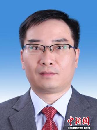 李泽中资料相片