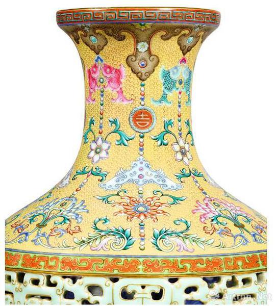 2018香港蘇富比肩部 绿地条纹带