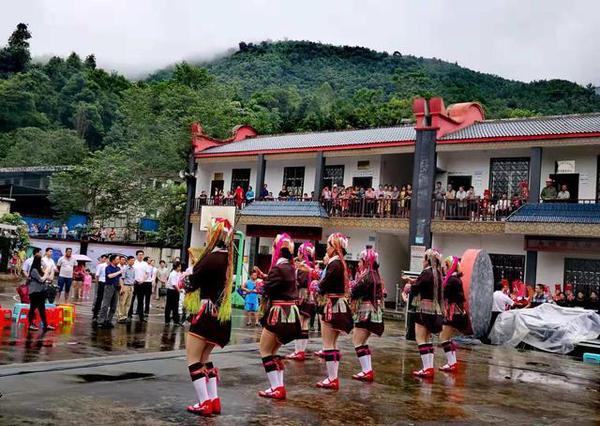 点击进入下一页