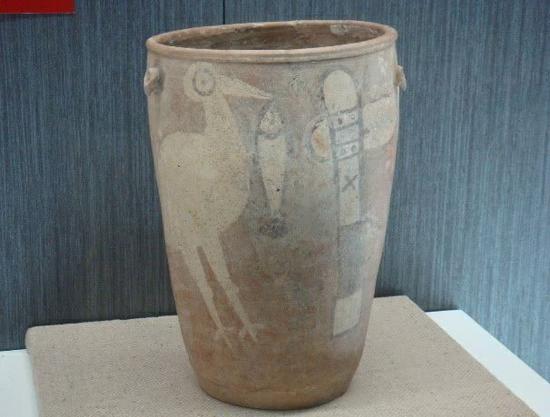 TOP1:彩绘鹳鱼石斧图陶缸