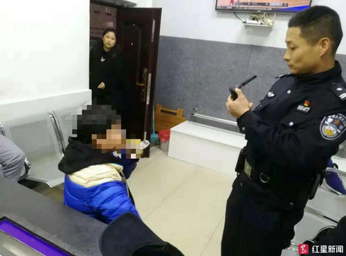 10岁小学生赌气离家出走 只因奶奶煮的饭里有虫子