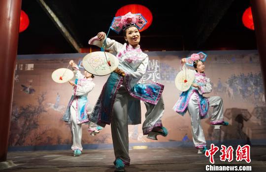 太平鼓舞 杜洋 摄 太平鼓舞 杜洋 摄