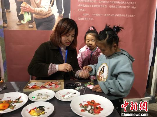 图为展览现场?！「吆斐?摄