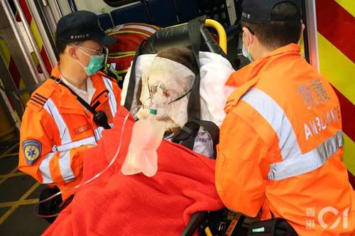 香港浸会大学宿舍疑洒面粉庆生发生爆炸 12人受伤