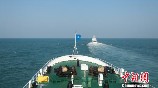 粤桂海事部门联合巡航北部湾 广东海事局供图 摄 粤桂海事部门联合巡航北部湾 广东海事局供图 摄