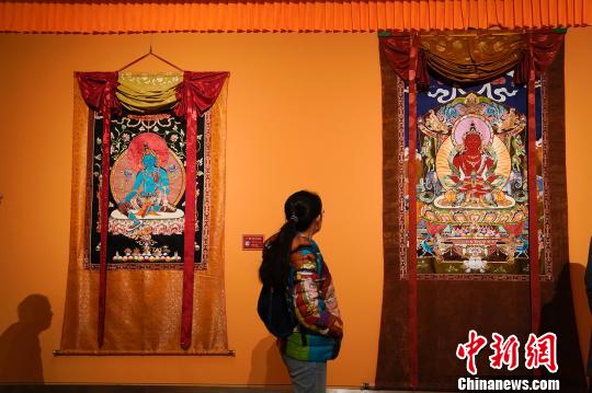 中国美术馆展出五大流派精品唐卡60余幅