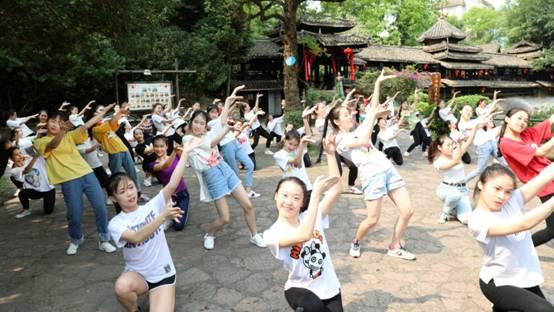 点击进入下一页