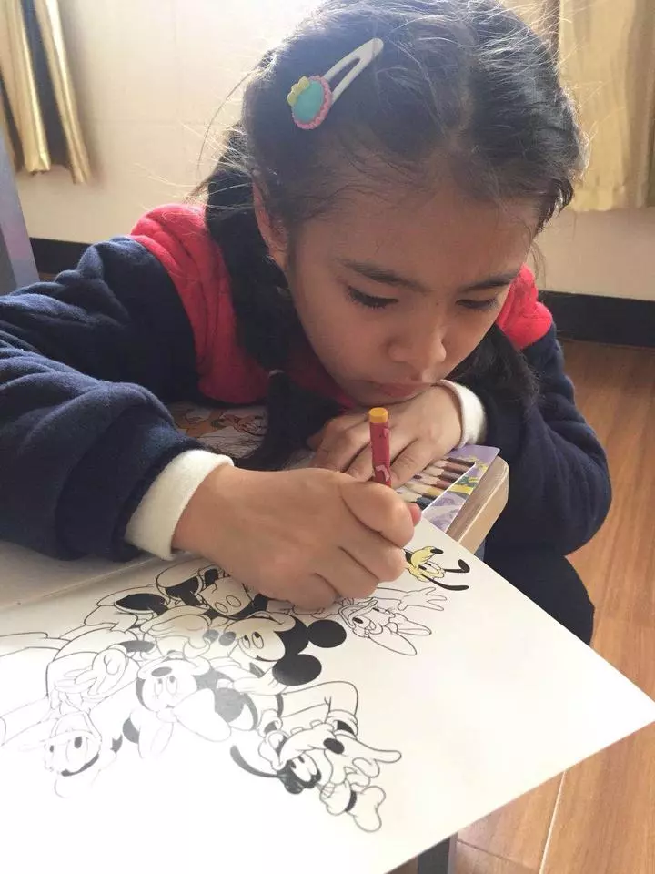 谁认识?8岁的漂亮女孩演过电影 却住进救助站半月