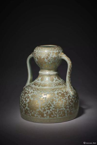 Lot 1254 清乾隆 粉青釉描金缠枝花卉纹如意耳葫芦尊  成交价：HK$ 18，480，000