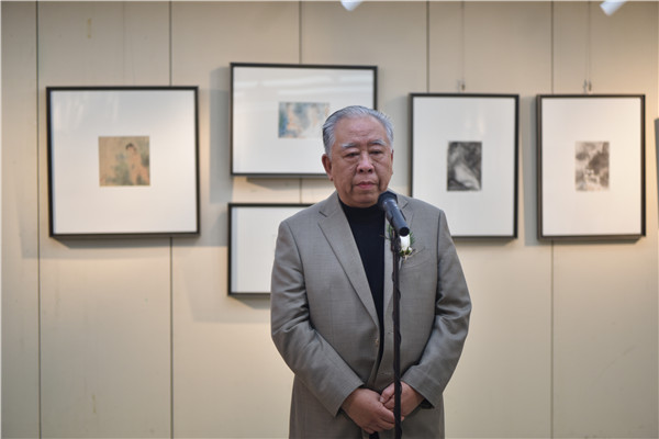 2118281686.jpg 2118281686.jpg