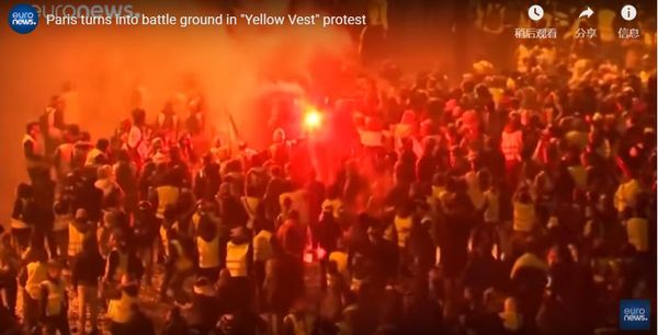 巴黎骚乱凯旋门卢浮宫成战场 浓烟滚滚火光冲天