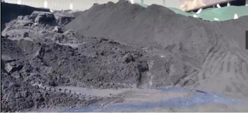 精煤大面积露天堆放 精煤大面积露天堆放