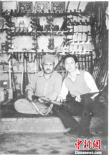 1978年林墉在巴基斯坦写生?！∈芊谜咛峁?摄