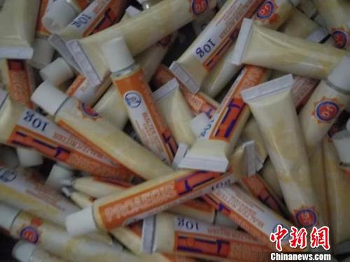 图为假冒美容产品。台州公安 供图