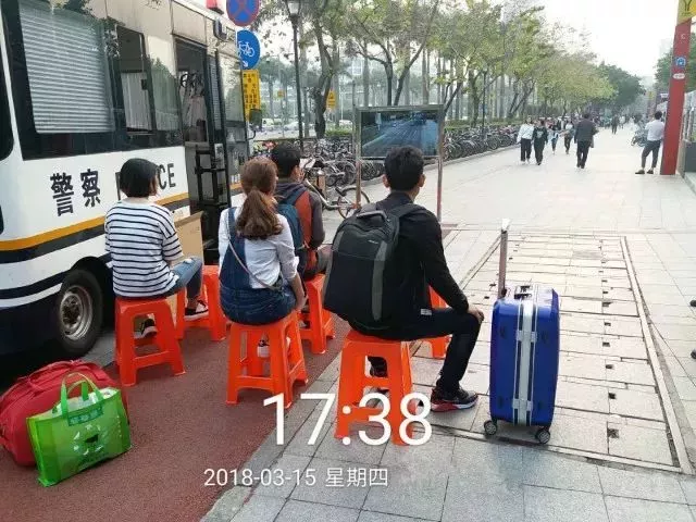 广州交警又出奇招:你闯红灯整条街的人都会知道