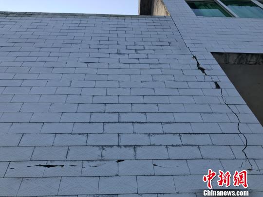 四川兴文震中：就近安置高危孕妇专人照顾五?；Ю先? style=