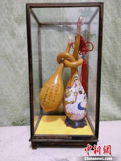 双扣葫芦雕作品 万志雄 摄 双扣葫芦雕作品 万志雄 摄