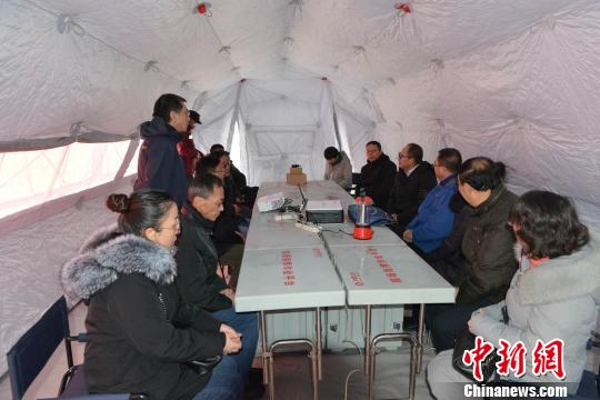 图为演练现场?！÷碇?摄