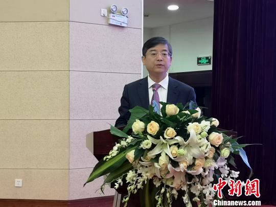 农工党中央副主席兼秘书长、农工党中央书画院院长曲凤宏致辞?！≌酝蚪?摄