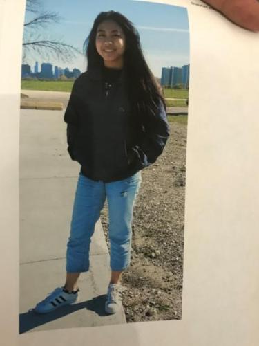 
资料图片：失联的18岁华裔女大学生亚曼德。(图片来源：美国《世界日报》特派员 黄惠玲/翻摄)
