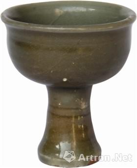 图3 龙泉窑高足瓷杯