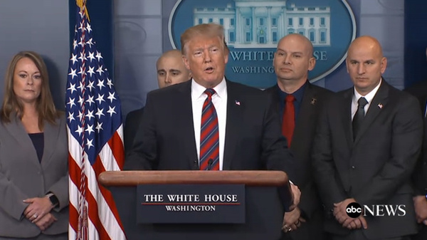 美国新任众院议长佩洛西:阻止移民将让美国丧失领导地位