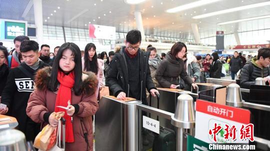 杭州东站?！≌澎匣?摄