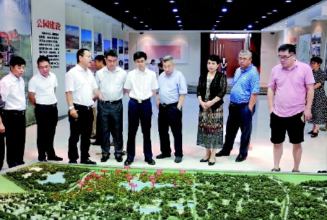 大兴区政协组织委员到南海子郊野公园开展调研 大兴区政协组织委员到南海子郊野公园开展调研