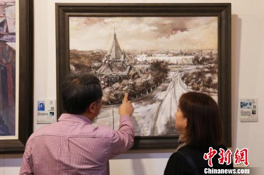 此次展览为公益性活动，吸引了大批民众参观?！÷榔?摄