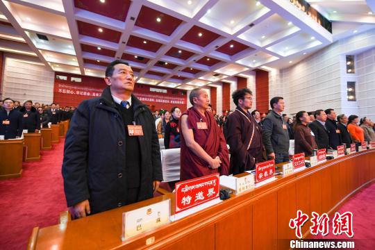 1月13日，西藏各界别政协委员参加本次政协闭幕会。　何蓬磊 摄