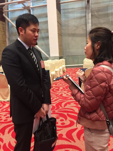 本报记者采访熊逸放委员 本报记者采访熊逸放委员