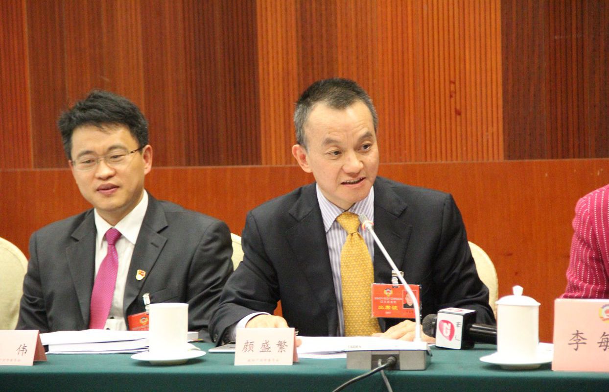 委员热议常委会工作报告和提案工作报告