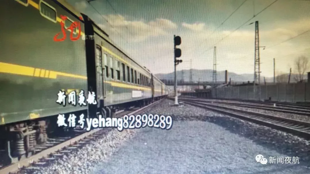 霸座新高度！无座男子竟直接坐到乘客脑袋上