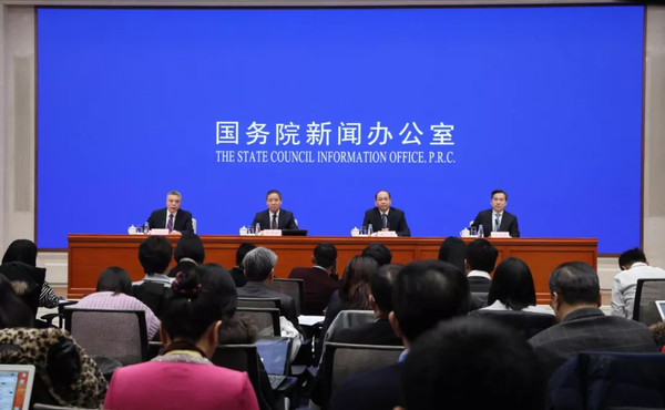 中新社 杨可佳 摄 中新社 杨可佳 摄