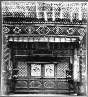 新年期间张贴了门神，装饰一新的交泰殿旧照。（刘阳供图）