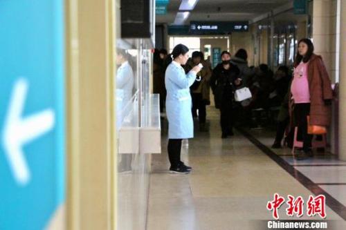 “全面二孩”政策放开三年后，曾被称为中国“最敢生”省份的山东二孩生育热潮正在降温?！≌韵?摄