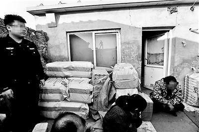 在整个专项行动中，一共刑拘了56人