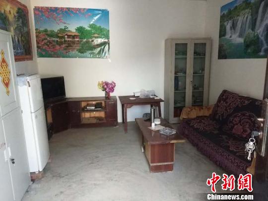 新修的安置房?！≈有?摄