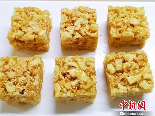 刚做好的沙琪玛色香诱人 李晓春 摄 刚做好的沙琪玛色香诱人 李晓春 摄