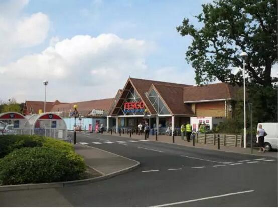 比家乐?；勾蟮陌倌昀系瓴迷苯蛉?HR首批被下岗 