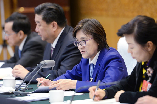 2、布小林参加联组会