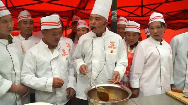 李福传正在参加恒大吸纳就业培训 李福传正在参加恒大吸纳就业培训