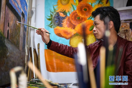 (新春走基层·图片故事)(7)探访转型期的“中国油画第一村”