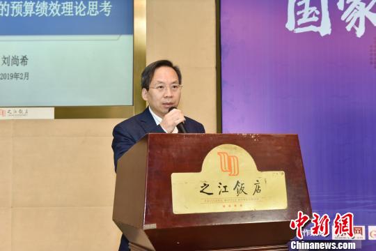 中国财政科学研究院院长刘尚希?！≈行戮?供图 摄