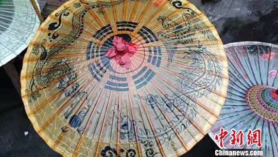 “苏恒泰”油纸伞。受访者供图