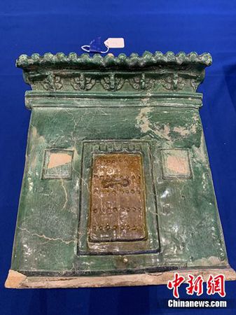 仪式现场展示的文物 国家文物局供图 摄 仪式现场展示的文物 国家文物局供图 摄